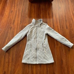 Gray quilted north face coat